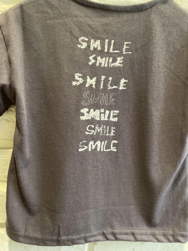 26139-2現貨夏款男童深灰微笑上衣尺寸90-130 