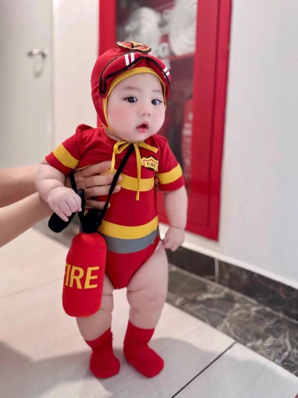 預購男寶消防員造型包屁衣含帽 