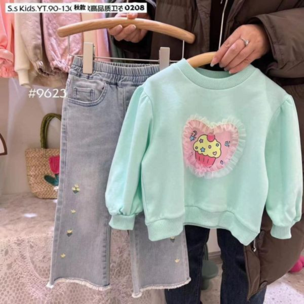 現貨秋款女童蛋糕上衣尺寸90-130附實拍 