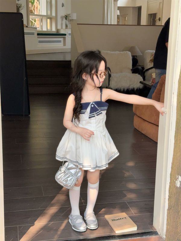 預購夏款女孩學院細肩背心套裝 