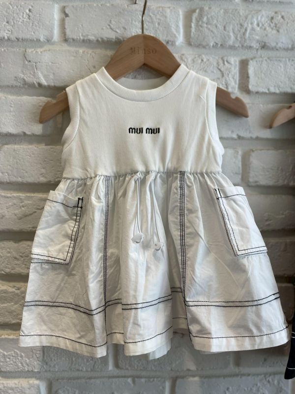 26029-1現貨夏款女童白色韓系抽繩Miu Miu洋裝尺寸80-120 