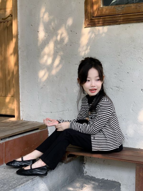 預購秋款女童小香風針織套裝尺寸90-140 