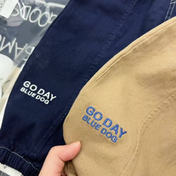 現貨秋款日單男童藍色狗狗長褲 尺寸90-130 