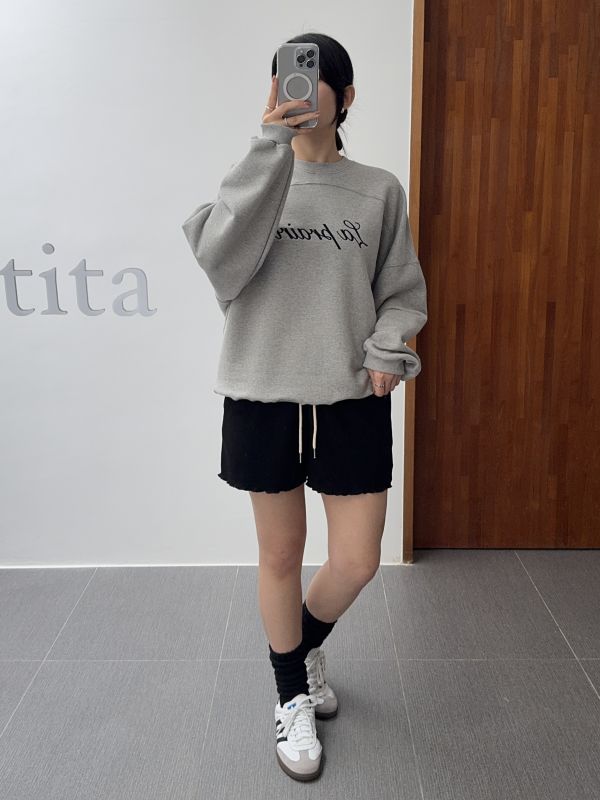 /現貨/簡約耐看刺繡大學T 