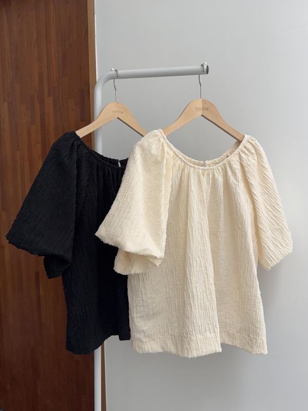 優雅澎袖立體紋上衣 