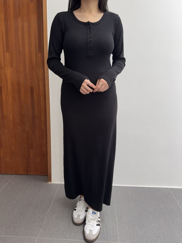 /現貨/簡約小排釦素面ops 