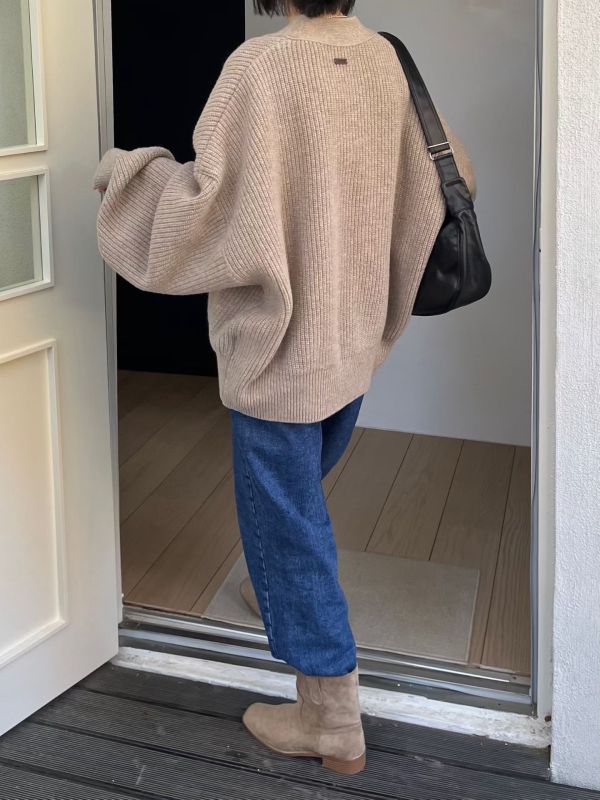 質感落肩垂墜寬袖羊毛外套 