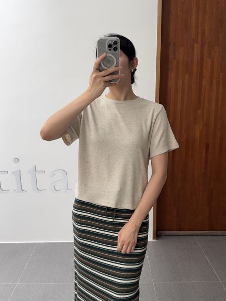 柔軟百搭素面短T 