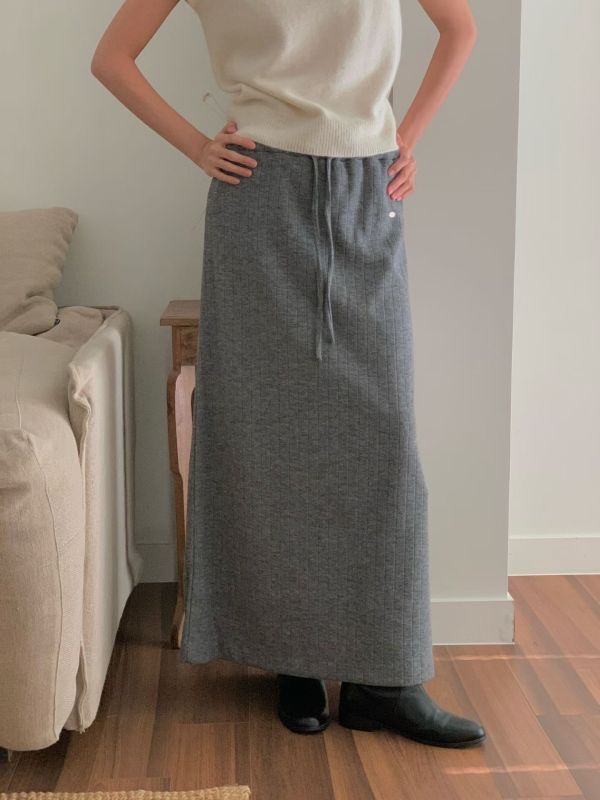 /現貨/小壓紋針織舒服裙 