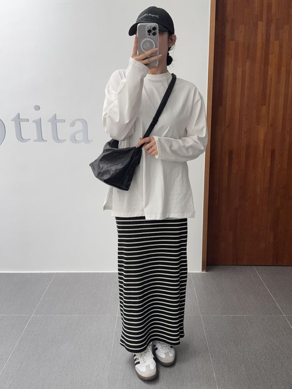 必備側開岔素面長T 