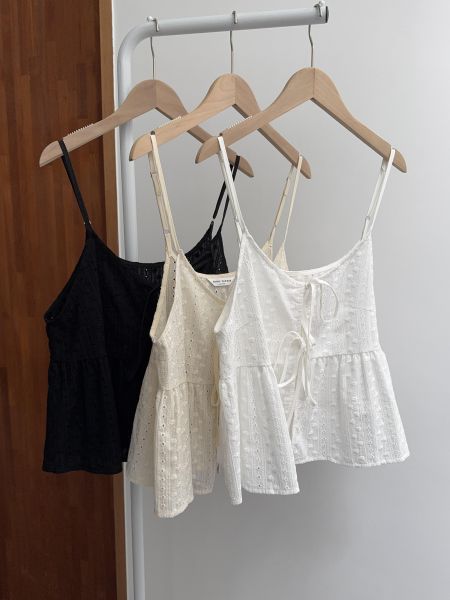 可愛雕花外搭小背心 