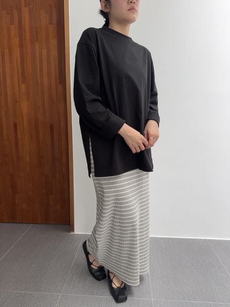 必備側開岔素面長T 