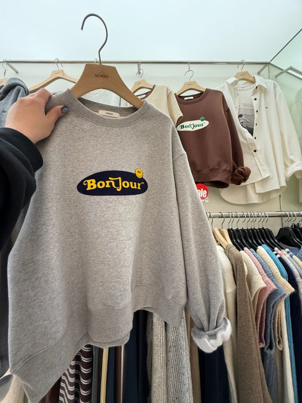 bonjour微笑大學T 