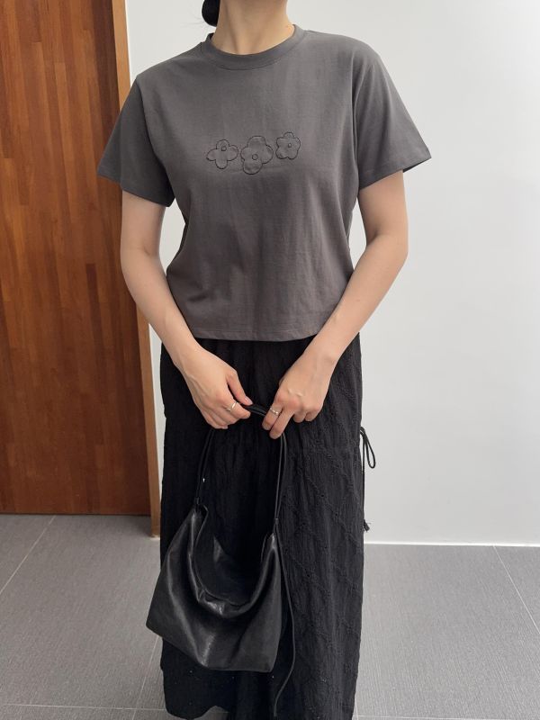 低調縫線小花花短T 