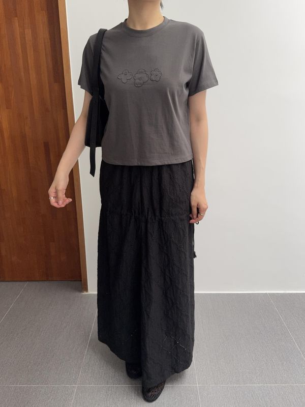 低調縫線小花花短T 