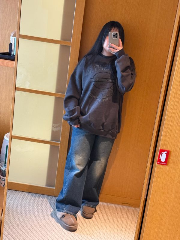 墨色寬鬆長版大學T 