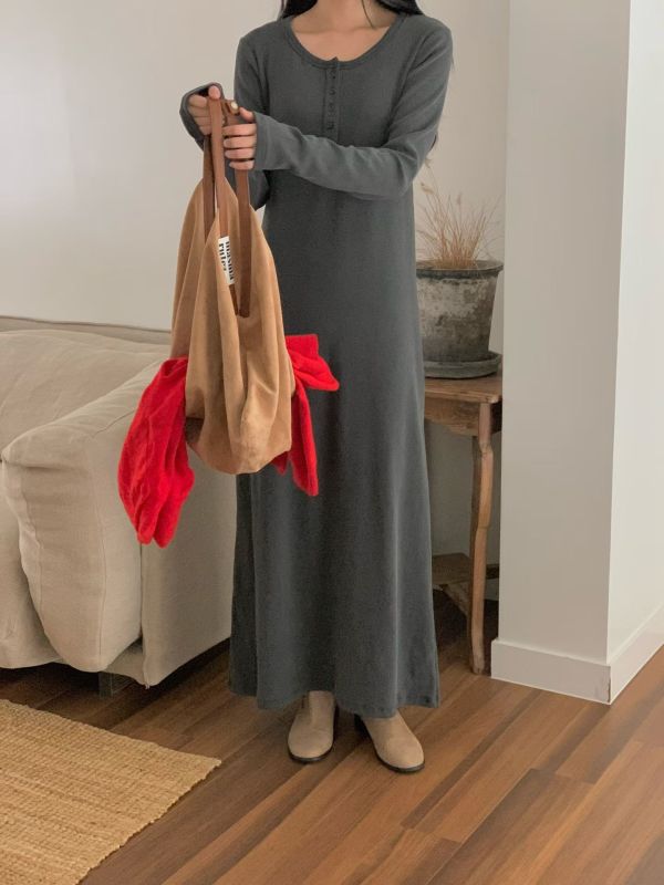 /現貨/簡約小排釦素面ops 