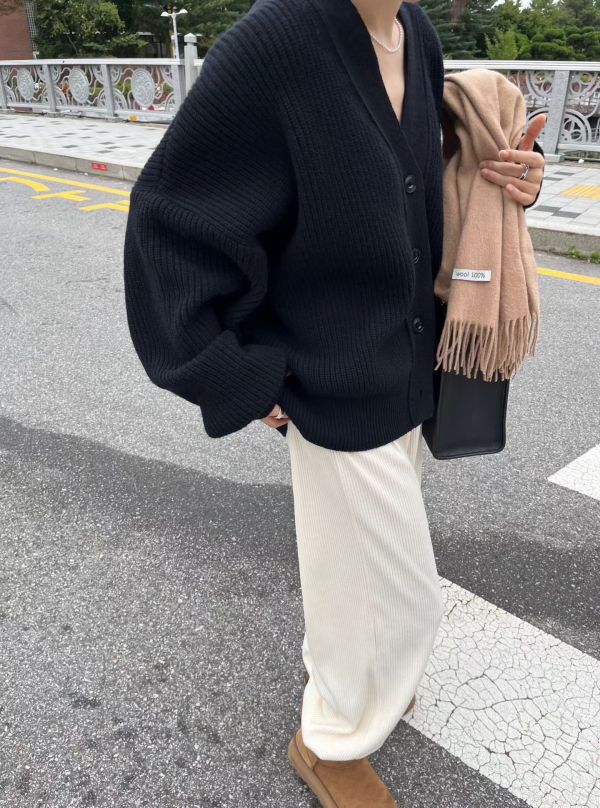 質感落肩垂墜寬袖羊毛外套 