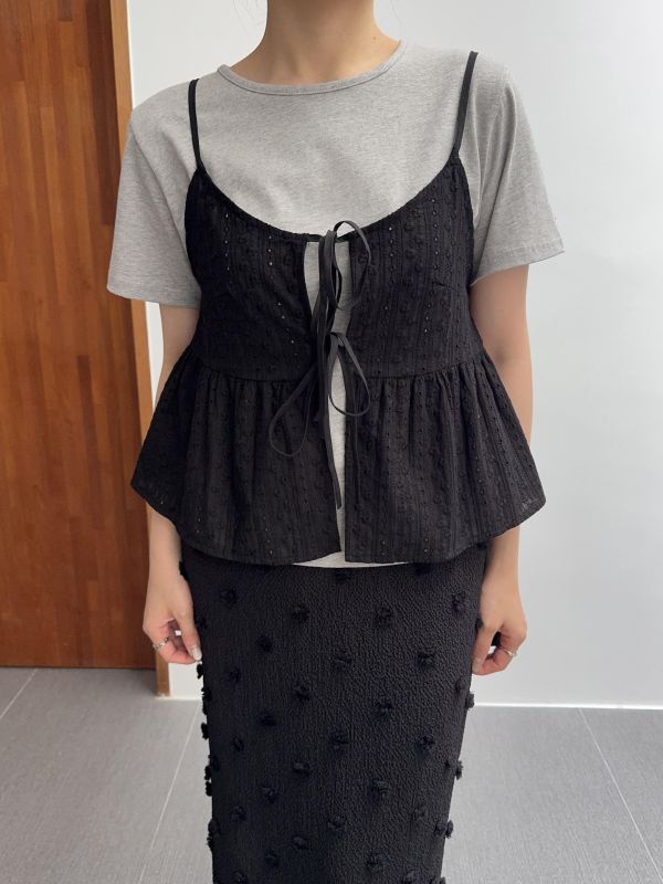 可愛雕花外搭小背心 