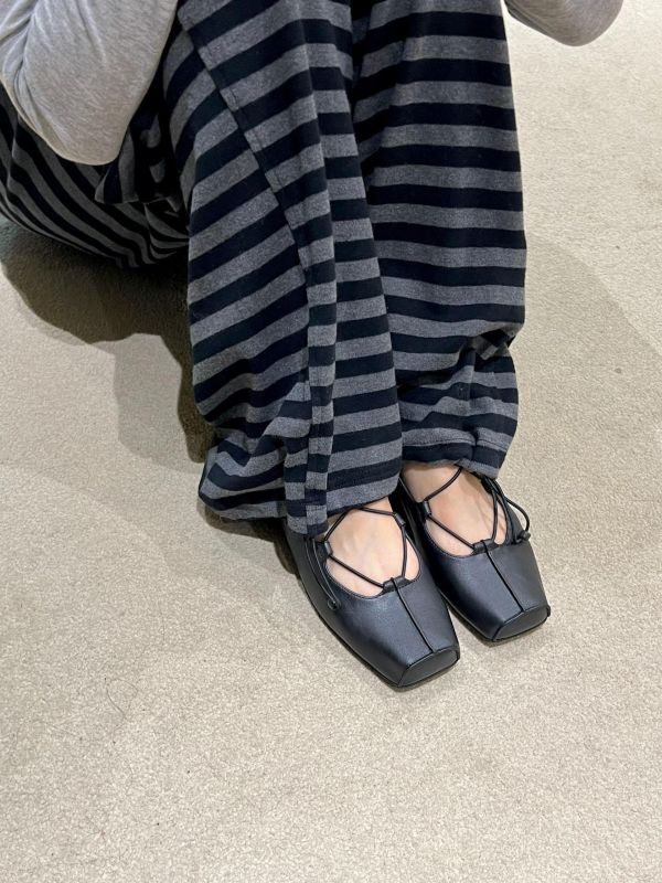 交叉綁帶芭蕾鞋 