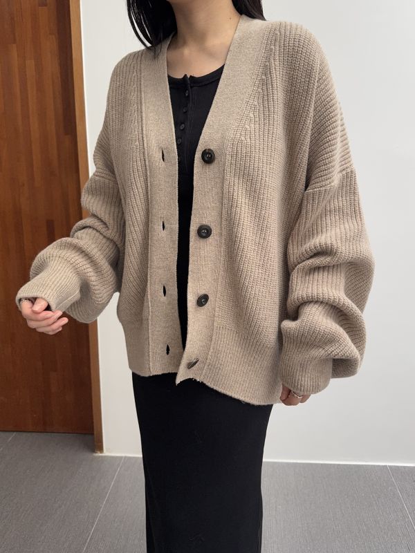 質感落肩垂墜寬袖羊毛外套 