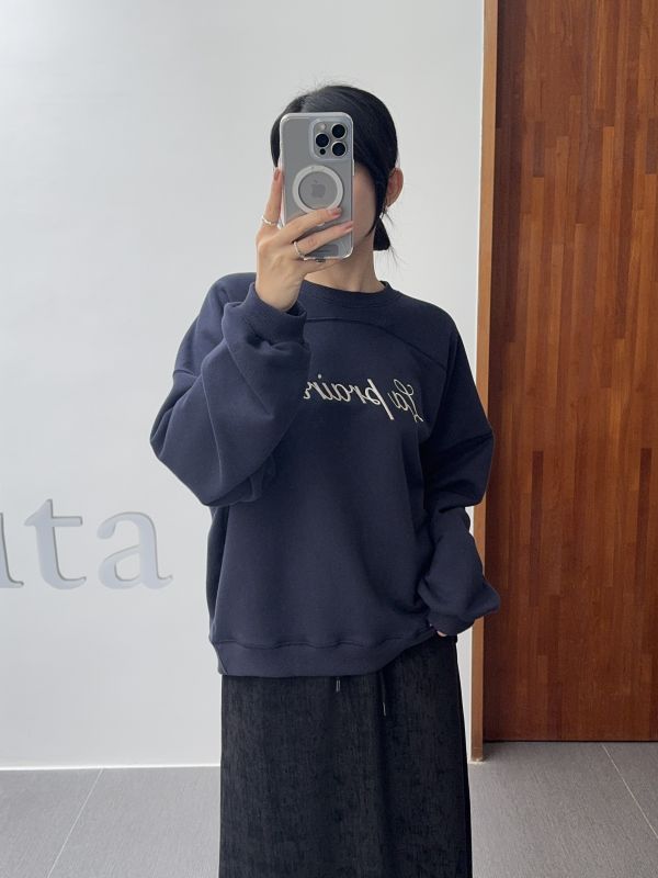 /現貨/簡約耐看刺繡大學T 