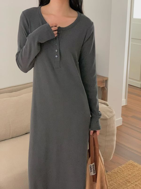 /現貨/簡約小排釦素面ops 