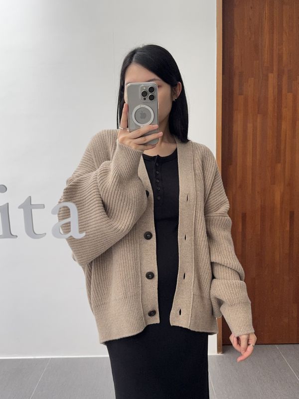 質感落肩垂墜寬袖羊毛外套 