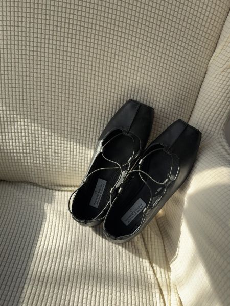 交叉綁帶芭蕾鞋 