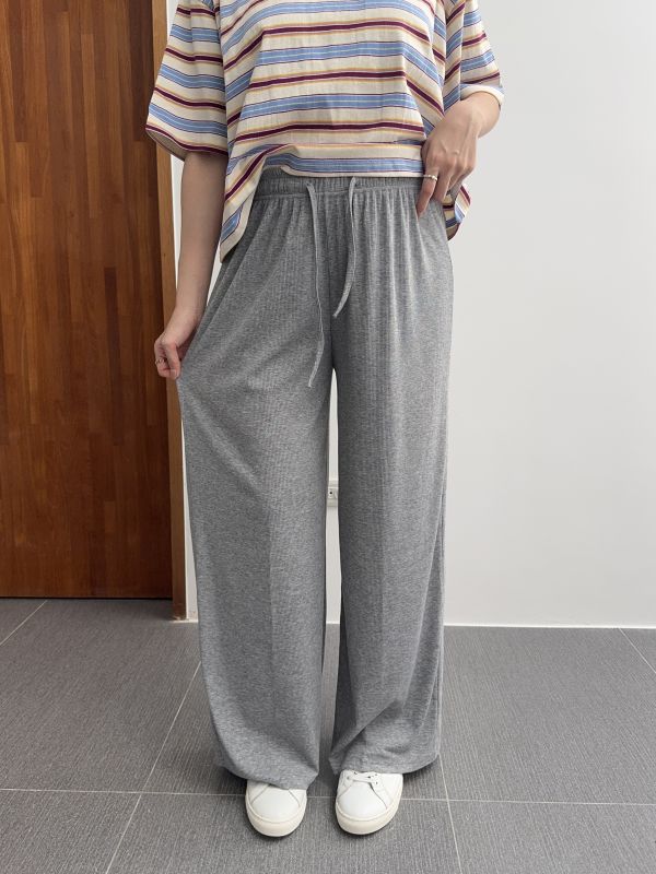 /現貨/細坑紋寬直筒舒服褲 