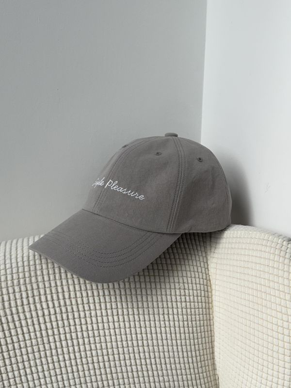 簡約刺繡文字棒球帽 