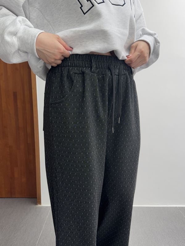 低調小點點寬休閒褲 