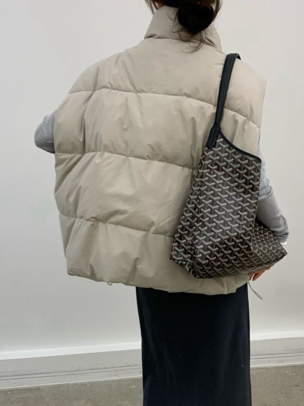 澎鬆感休閒鴨絨背心 