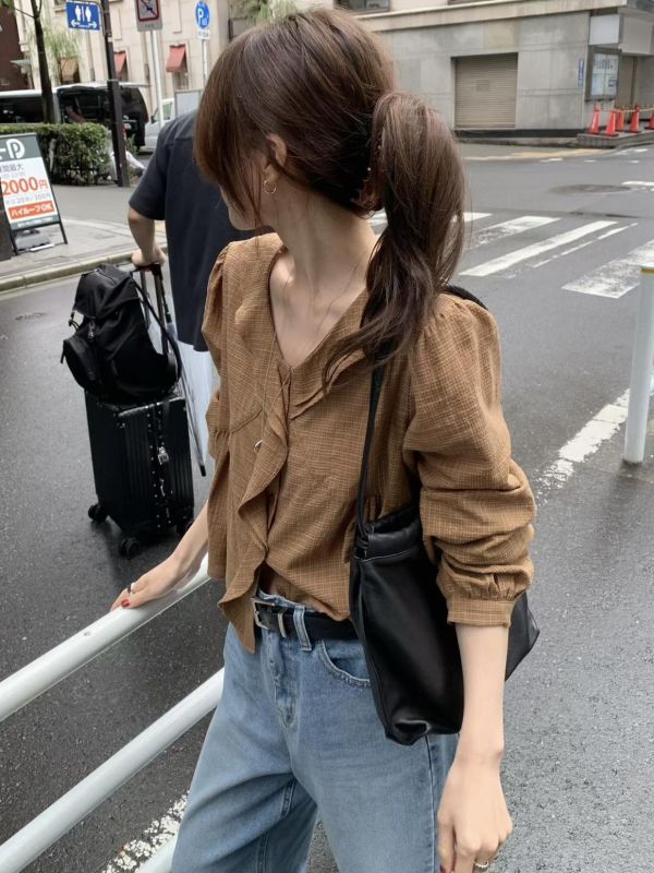 法式荷葉邊上衣 
