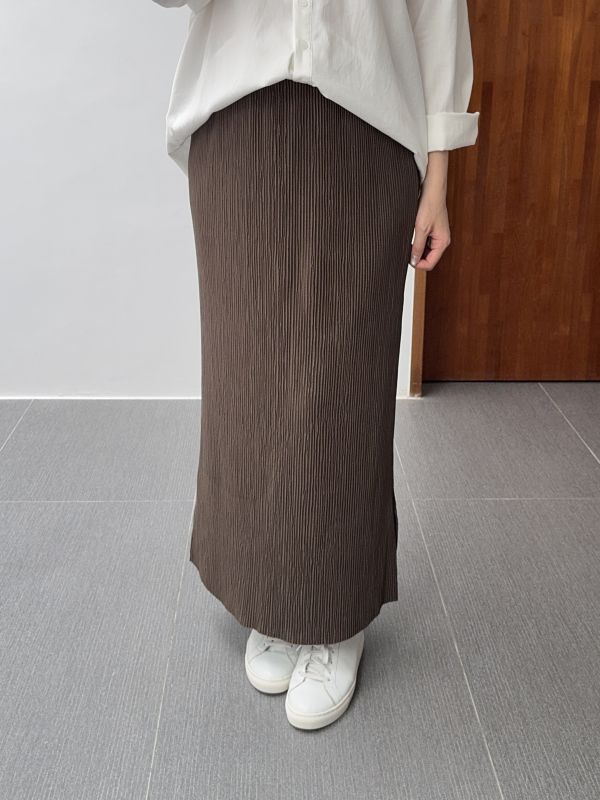 坑紋兩側小開岔舒服裙 