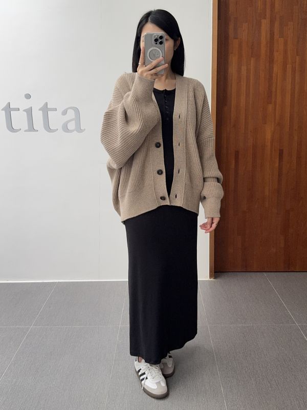 質感落肩垂墜寬袖羊毛外套 