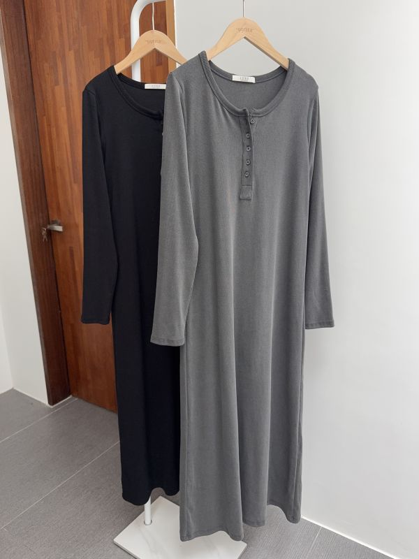 /現貨/簡約小排釦素面ops 