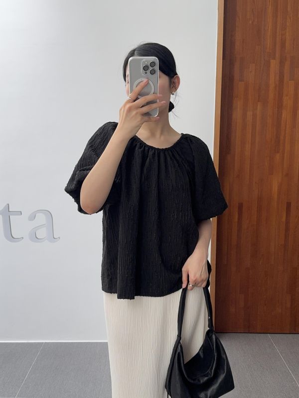 優雅澎袖立體紋上衣 