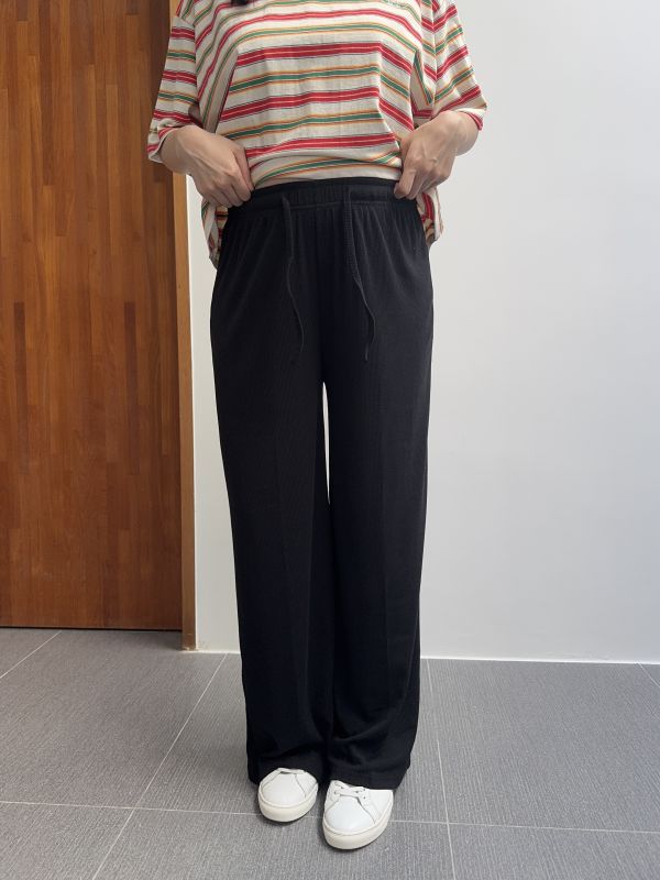 /現貨/細坑紋寬直筒舒服褲 