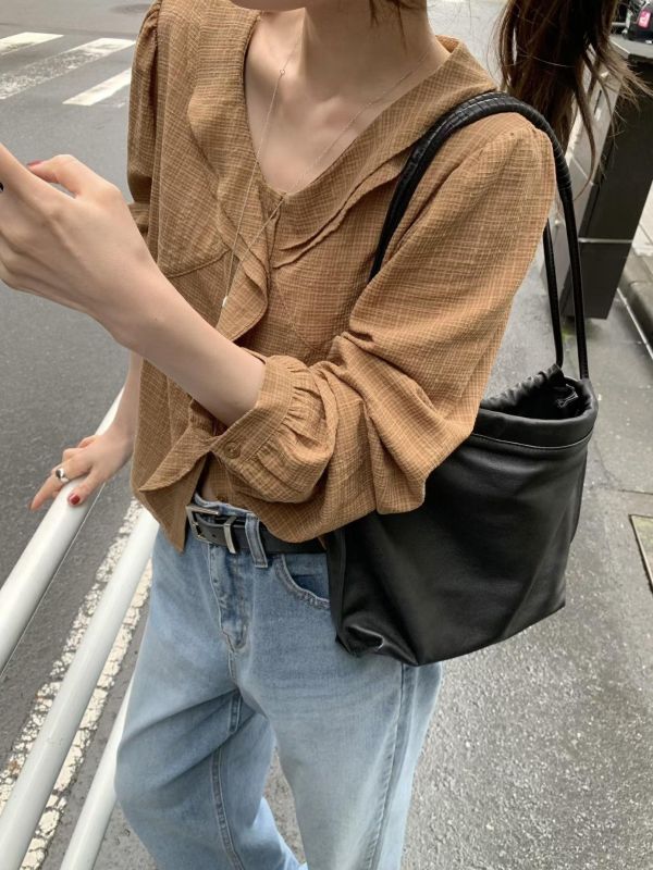 法式荷葉邊上衣 