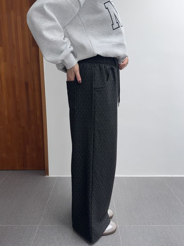 低調小點點寬休閒褲 