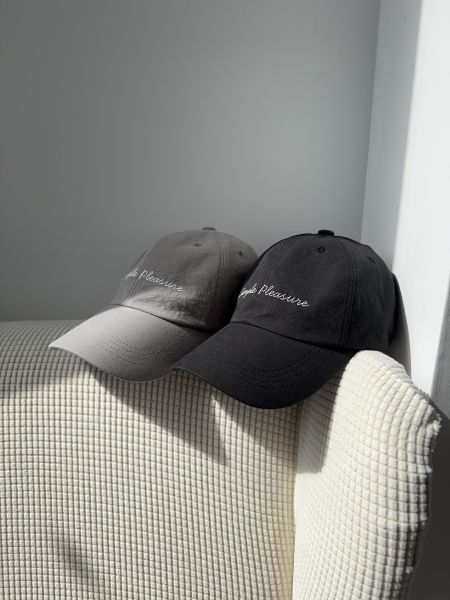 簡約刺繡文字棒球帽 