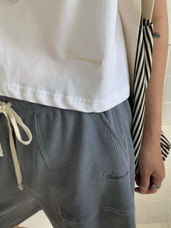 必備百搭刺繡短T 