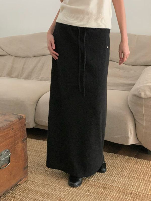 /現貨/小壓紋針織舒服裙 