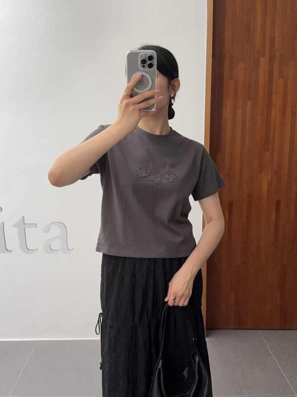 低調縫線小花花短T 