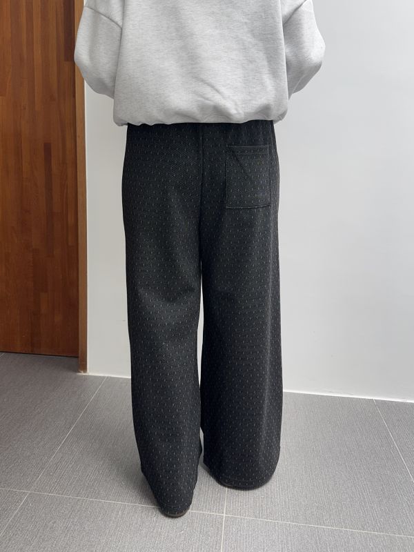 低調小點點寬休閒褲 