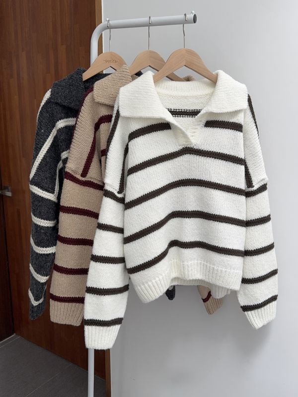 不挑人的翻領條紋針織衣 