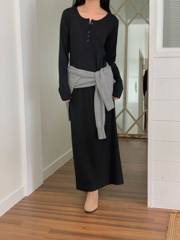 /現貨/簡約小排釦素面ops 