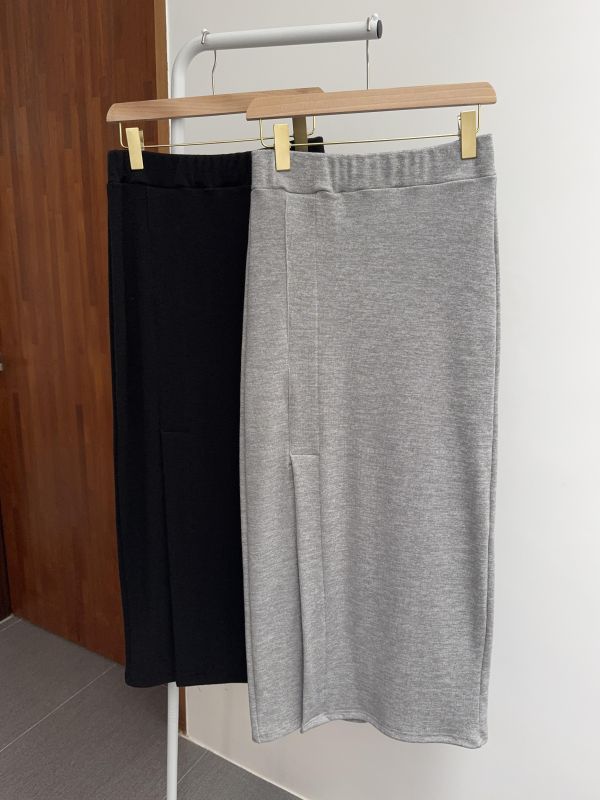 低調質感側開岔長裙 