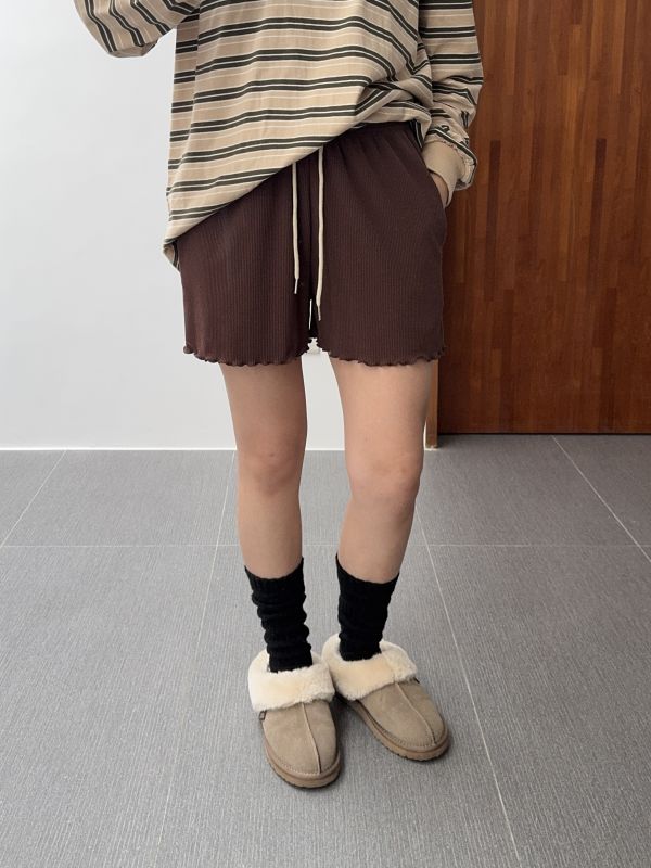 /現貨/木耳邊遮肉肉休閒短褲 